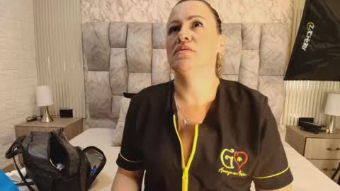 Snapshot of charlotte__g chatting on 9, 9, 2025 charlotte online show from 9, 9, 2025