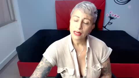 CHARLOTTE GRAY online show from 12, 11, 2025