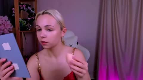 Snapshot of charlotte_colinss chatting on 24, 9, 2025 charlotte_colinss online show from 24, 9, 2025
