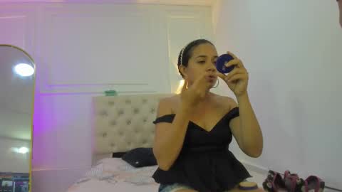 Snapshot of charlotte_dante212 chatting on 1, 3, 2026 charlottte y dante online show from 1, 3, 2026