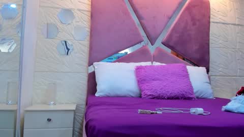 Charlotte Icee online show from 7, 10, 2025