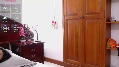 Snapshot of charlotte_russo_ chatting on 26, 11, 2025 Charlotte online show from 26, 11, 2025