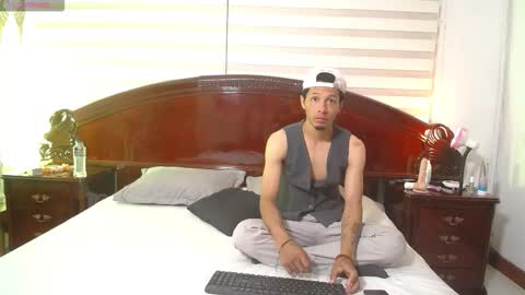 Snapshot of charlotte_russo_ chatting on 4, 12, 2025 Charlotte online show from 4, 12, 2025