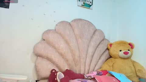 charlotte_walker1 online show from 20, 3, 2026