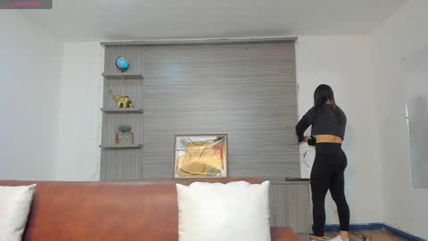 Snapshot of charlotte_whitee1 chatting on 15, 1, 2025 Charlotte  Everyday From 0700 to 1300 Col Time online show from 15, 1, 2025