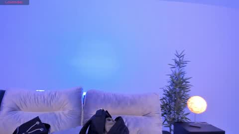 Snapshot of charlotte_whitee1 chatting on 4, 2, 2025 Charlotte  Everyday From 0700 to 1300 Col Time online show from 4, 2, 2025