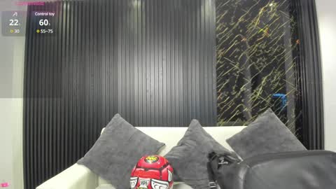 Snapshot of charlotte_whitee1 chatting on 8, 2, 2025 Charlotte  Everyday From 0700 to 1300 Col Time online show from 8, 2, 2025