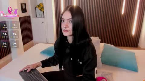 Snapshot of charlotte_whitee1 chatting on 21, 9, 2025 Charlotte  Everyday From 0700 to 1300 Col Time online show from 21, 9, 2025