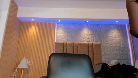 Snapshot of charlotte_whitee1 chatting on 8, 10, 2025 Charlotte  Everyday From 0700 to 1300 Col Time online show from 8, 10, 2025