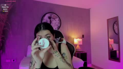 Snapshot of charlottee27_ chatting on 27, 5, 2026 Charlottee online show from 27, 5, 2026