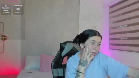 Snapshot of charlottee27_ chatting on 5, 6, 2026 Charlottee online show from 5, 6, 2026