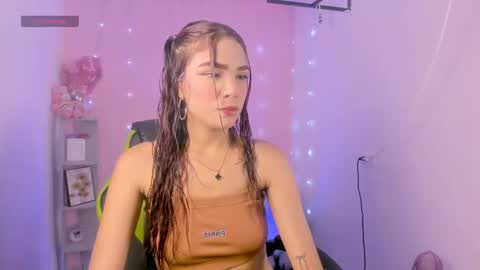 Snapshot of charlotteee_02 chatting on 28, 9, 2025 charlotteee online show from 28, 9, 2025