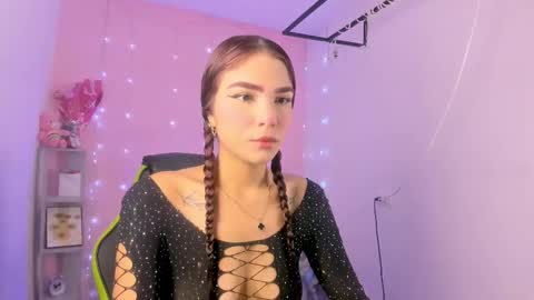 Snapshot of charlotteee_02 chatting on 6, 10, 2025 charlotteee online show from 6, 10, 2025