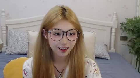 Snapshot of charlottelin chatting on 15, 10, 2025 Charlotte online show from 15, 10, 2025