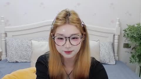 Snapshot of charlottelin chatting on 21, 10, 2025 Charlotte online show from 21, 10, 2025