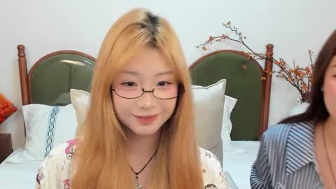 Snapshot of charlottelin chatting on 4, 11, 2025 Charlotte online show from 4, 11, 2025