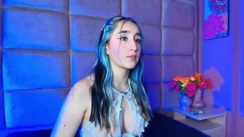 charlottestuart_ online show from 18, 1, 2026
