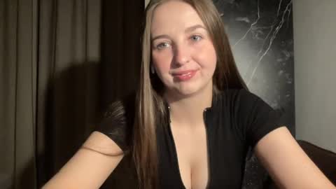 Snapshot of charlottexgold chatting on 1, 4, 2026 CharlotteXGold online show from 1, 4, 2026