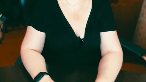 Snapshot of charlottextasty chatting on 27, 11, 2025 CharlotteXTasty online show from 27, 11, 2025