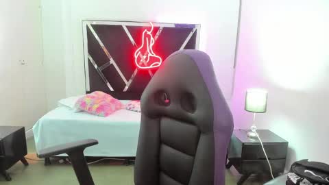    online show from 4, 10, 2025