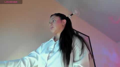 Snapshot of charm_jenys chatting on 12, 12, 2024 Charm alessa online show from 12, 12, 2024