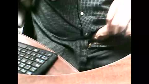 Snapshot of charmeur2672 chatting on 20, 10, 2025 charmeur2672 online show from 20, 10, 2025