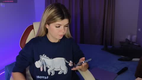 Snapshot of charming__kitty chatting on 17, 12, 2024 Kira online show from 17, 12, 2024
