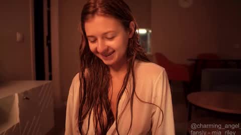 Snapshot of charming_angel_ chatting on 28, 11, 2025 Marseline Chaturbelle online show from 28, 11, 2025