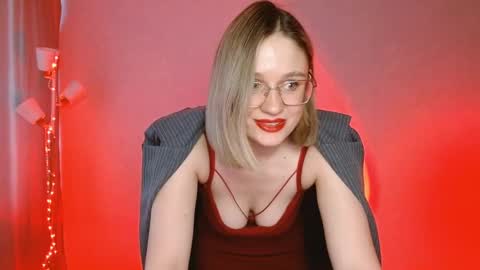 Michelle  online show from 4, 2, 2025