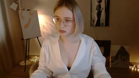 Snapshot of charming_beauty chatting on 16, 9, 2025 Michelle  online show from 16, 9, 2025