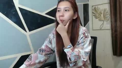 Charm online show from 12, 10, 2025