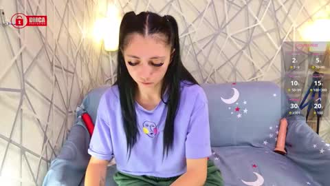 Snapshot of charming_lia chatting on 28, 10, 2025 CharmingLIA online show from 28, 10, 2025