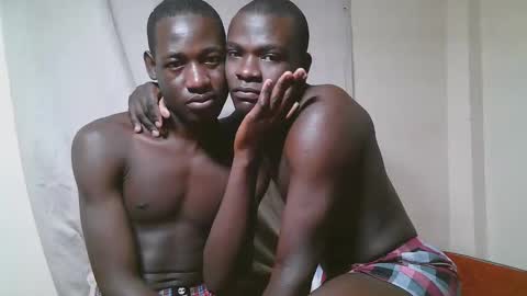 Snapshot of charmzboy chatting on 6, 11, 2025 charmzboy online show from 6, 11, 2025