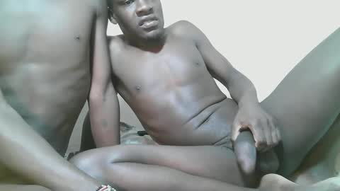 Snapshot of charmzboy chatting on 23, 12, 2025 charmzboy online show from 23, 12, 2025