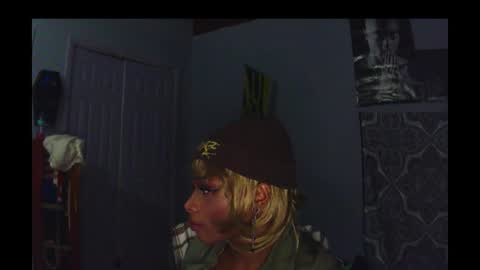 Snapshot of charr1barr chatting on 21, 1, 2025 Miss Chocolate online show from 21, 1, 2025