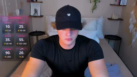 Snapshot of chase_muscular chatting on 25, 11, 2025 Chase online show from 25, 11, 2025