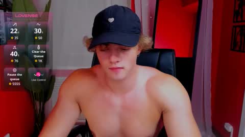 Snapshot of chase_muscular chatting on 5, 12, 2025 Chase online show from 5, 12, 2025