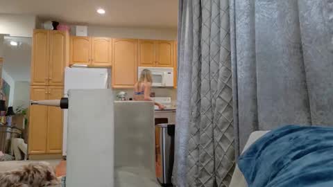 Snapshot of chaturhoe chatting on 29, 3, 2026 Rockhard Cockstar N Roxynyes online show from 29, 3, 2026