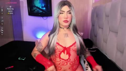 Snapshot of chaturmodels chatting on 12, 1, 2026 Sophie online show from 12, 1, 2026