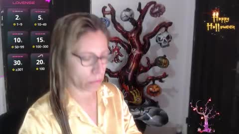 CHAYLA VICTORIA RUIZ  online show from 2, 11, 2025