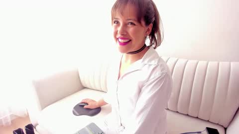 Regina Phalange online show from 22, 1, 2025