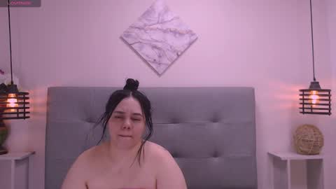Snapshot of cheelsea_ chatting on 8, 12, 2024 cheelsea_ online show from 8, 12, 2024