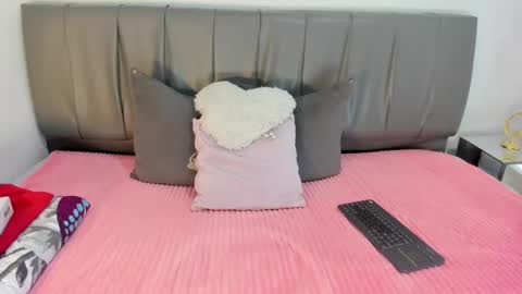 Cherlyn online show from 4, 2, 2025