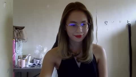 Snapshot of chelly4u69 chatting on 23, 9, 2025 chelly4u69 online show from 23, 9, 2025