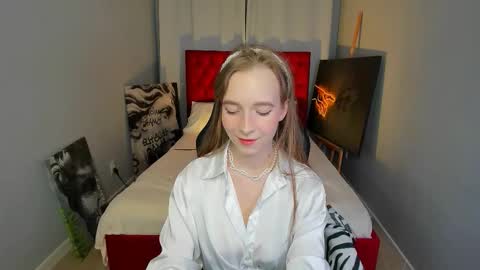 Snapshot of cheril_lady chatting on 15, 10, 2025 Cheril follow me online show from 15, 10, 2025