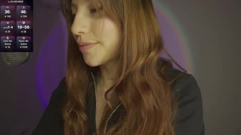 Snapshot of cherry__peach chatting on 26, 9, 2025 Holly online show from 26, 9, 2025