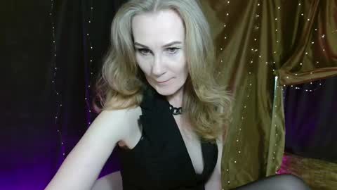Snapshot of cherry_blossomsx chatting on 22, 10, 2025 thanks guys see you tomorrow online show from 22, 10, 2025
