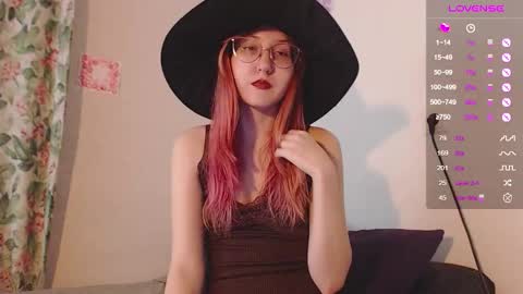 Snapshot of cherry_hazzze chatting on 18, 9, 2025 Cheryl online show from 18, 9, 2025