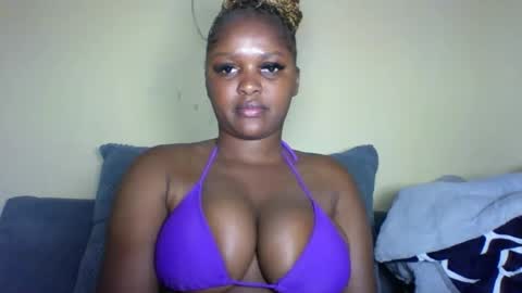 cherry_mufinn online show from 8, 1, 2026