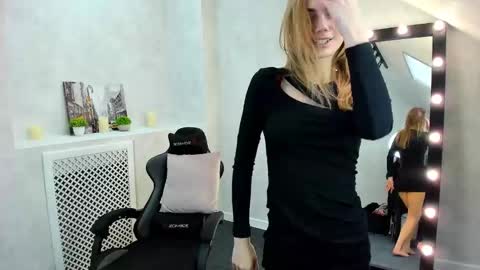 Snapshot of cherry_pr1ce chatting on 12, 12, 2024 cherry_pr1ce online show from 12, 12, 2024